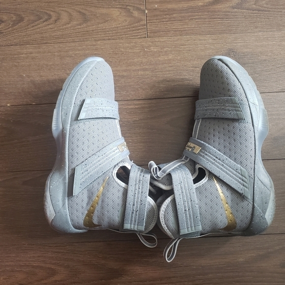 Nike LeBron Soldier Ten Basketball Sneakers - Picture 2 of 13